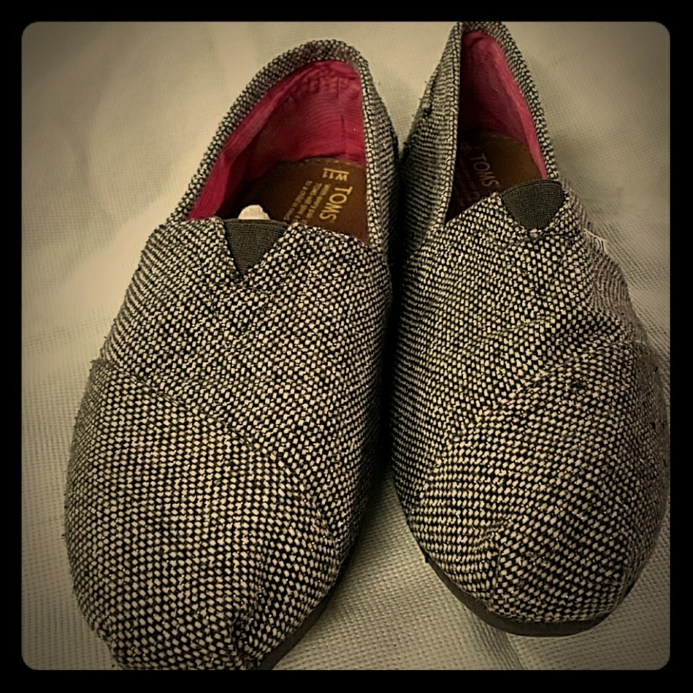 Tom's brown and cream tweed flats